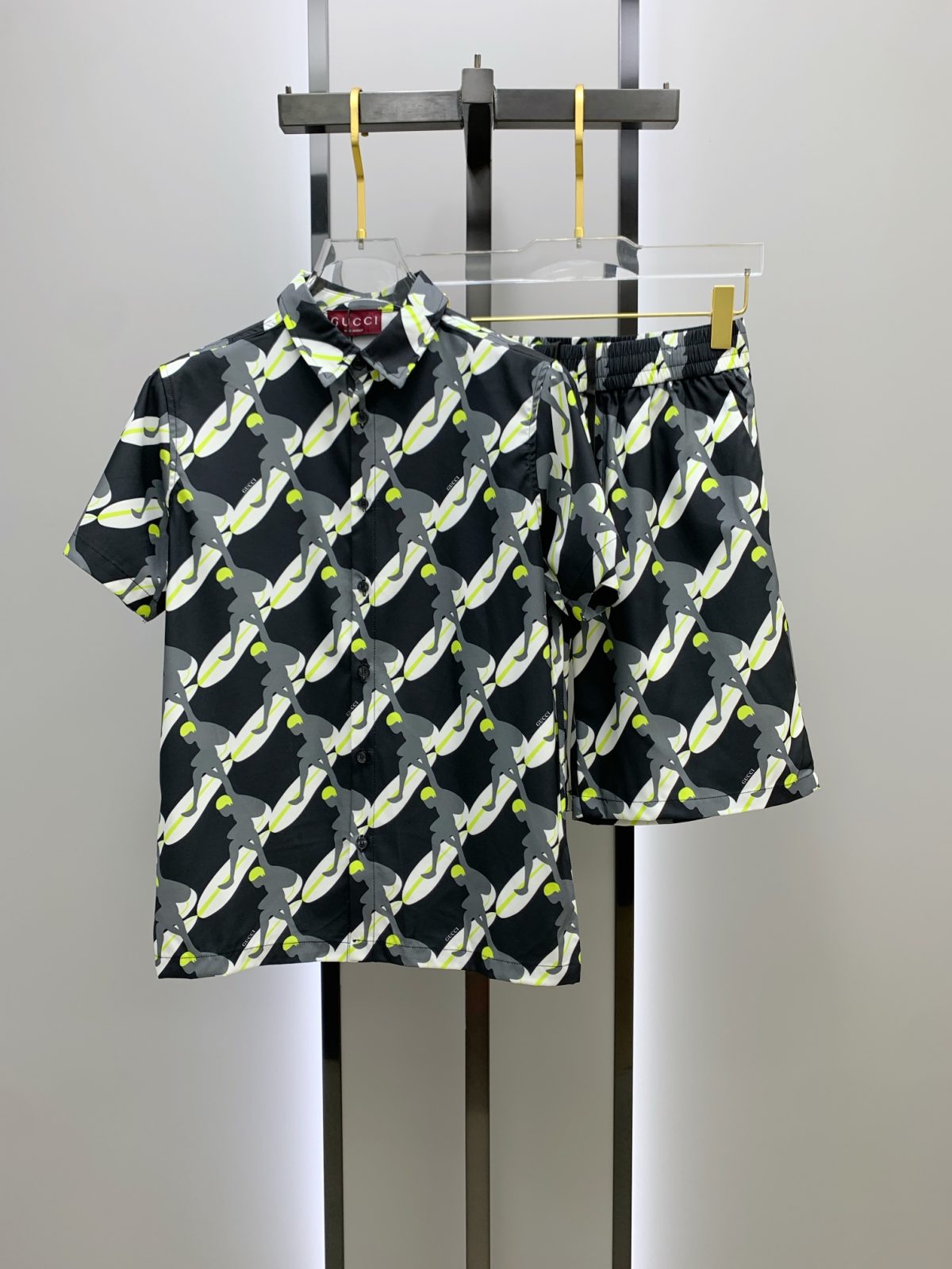 Gucci Sommeranzug Size M-XXL - Image 1