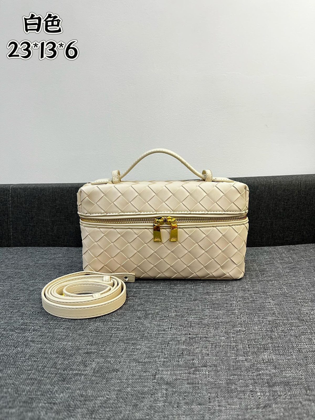 Bottega Veneta Vanity Case Shoulder Bags 24*13*6cm - Image 2