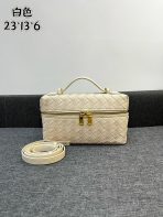 Bottega Veneta Vanity Case Shoulder Bags 24*13*6cm - Image 2