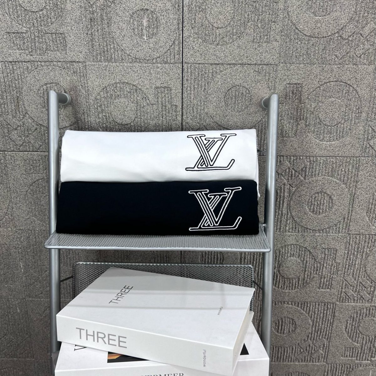 Louis Vuitton T Shirt  Embroider Logo Size XS-L - Image 9
