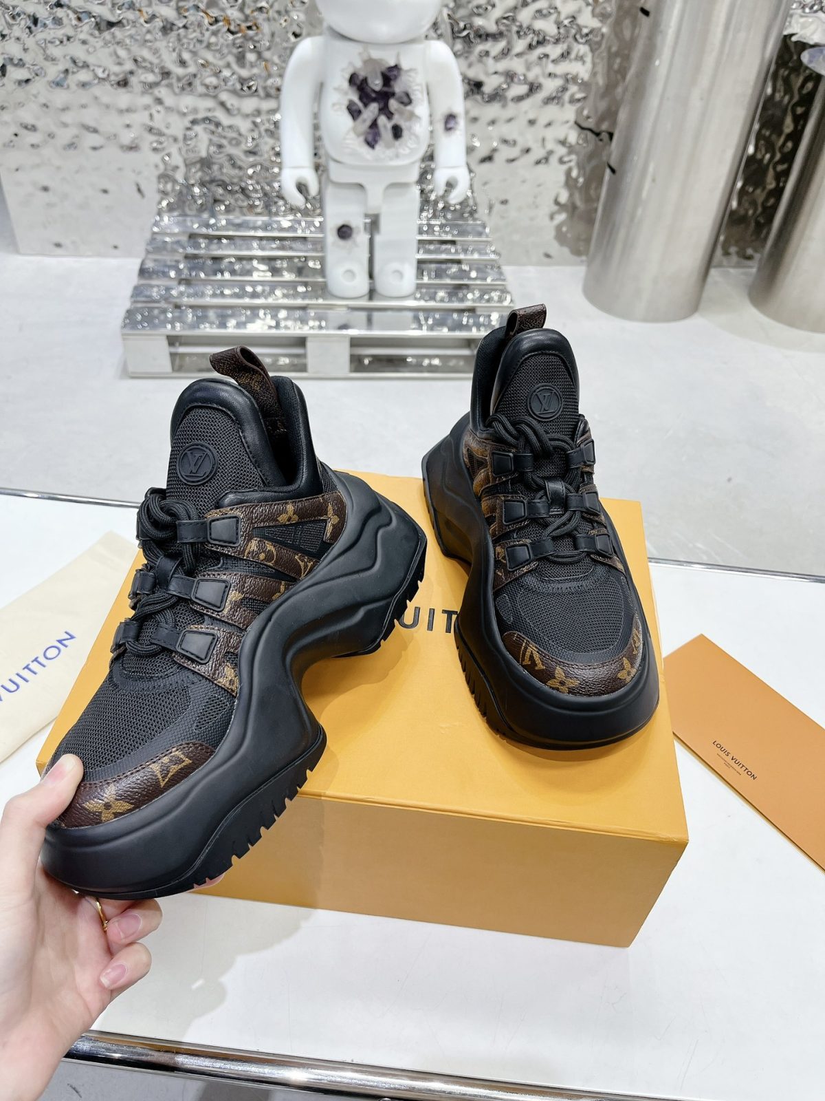 Louis Vuitton Cruise23 Archlight 2.0 Sneaker Size 36-41 - Image 5