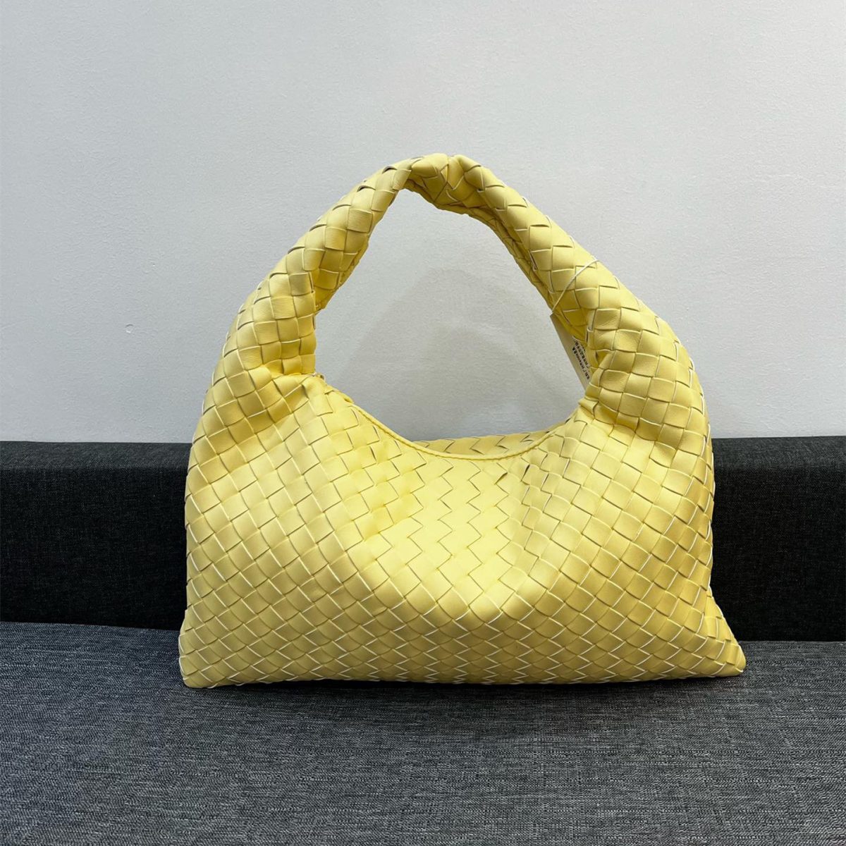 Bottega Veneta HO Shoulder Bags 40*24cm - Image 1