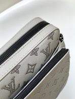 Louis Vuitton M46603 Men Shoulder Bags Size 25*18.5*7cm - Image 7