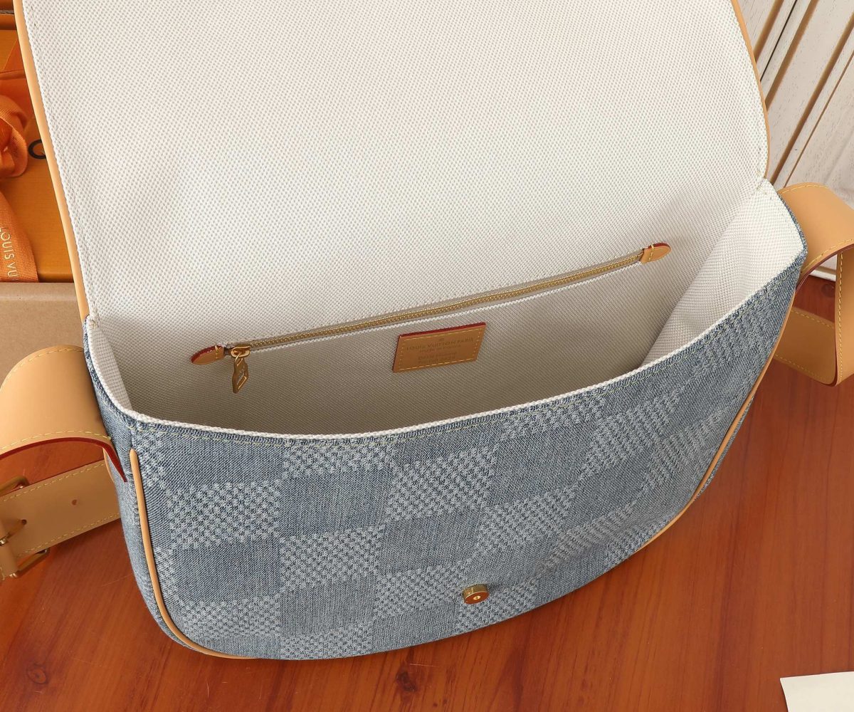 Louis Vuitton N40743 Montsouris Messenger MM Shoulder Bags Size 35*29*12cm - Image 9