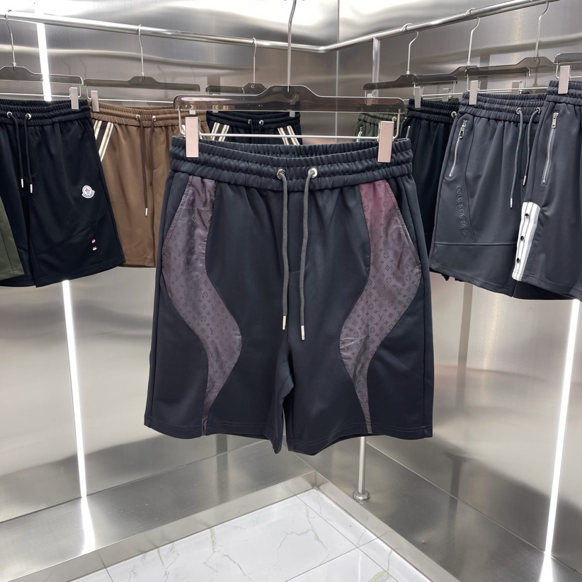 Louis Vuitton Shorts M-3XL - Image 1