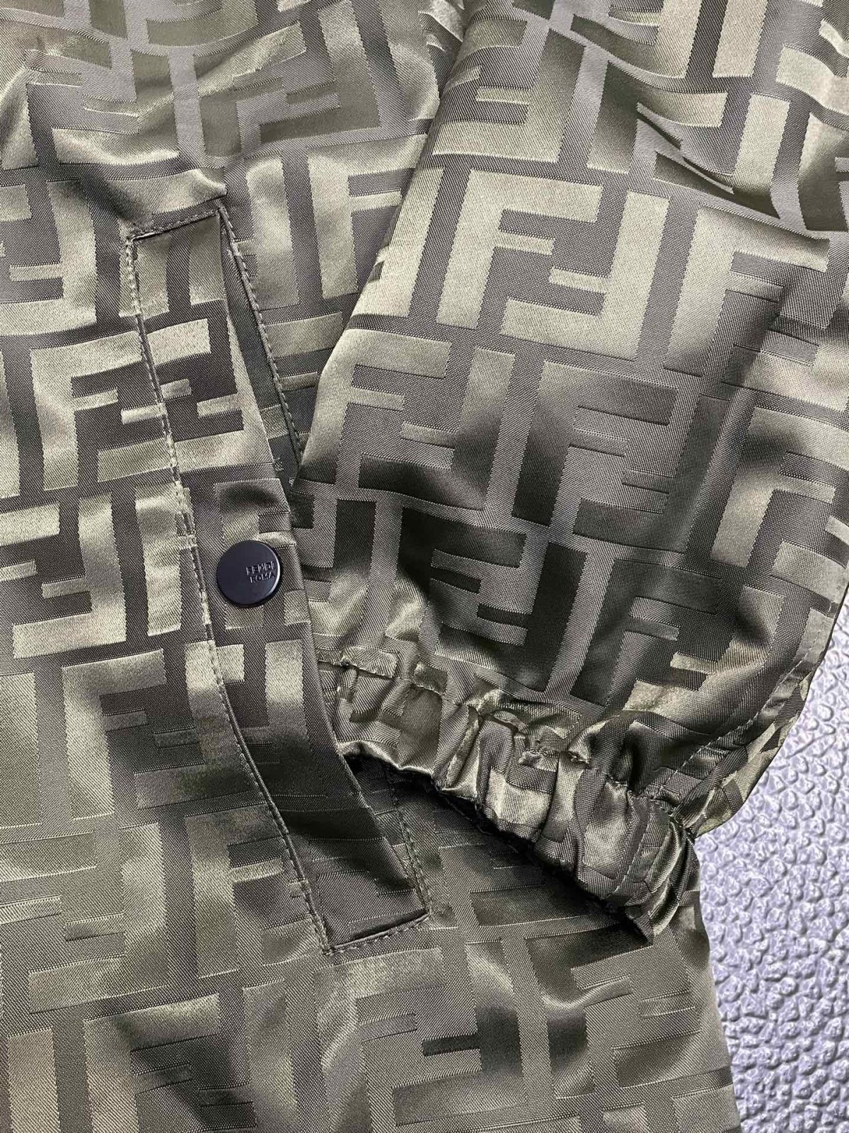 Fendi Unisex Jacket Size M-XXXL - Image 9