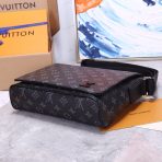 Louis Vuitton M46255 District Men Bags Size 26*20*7cm - Image 5