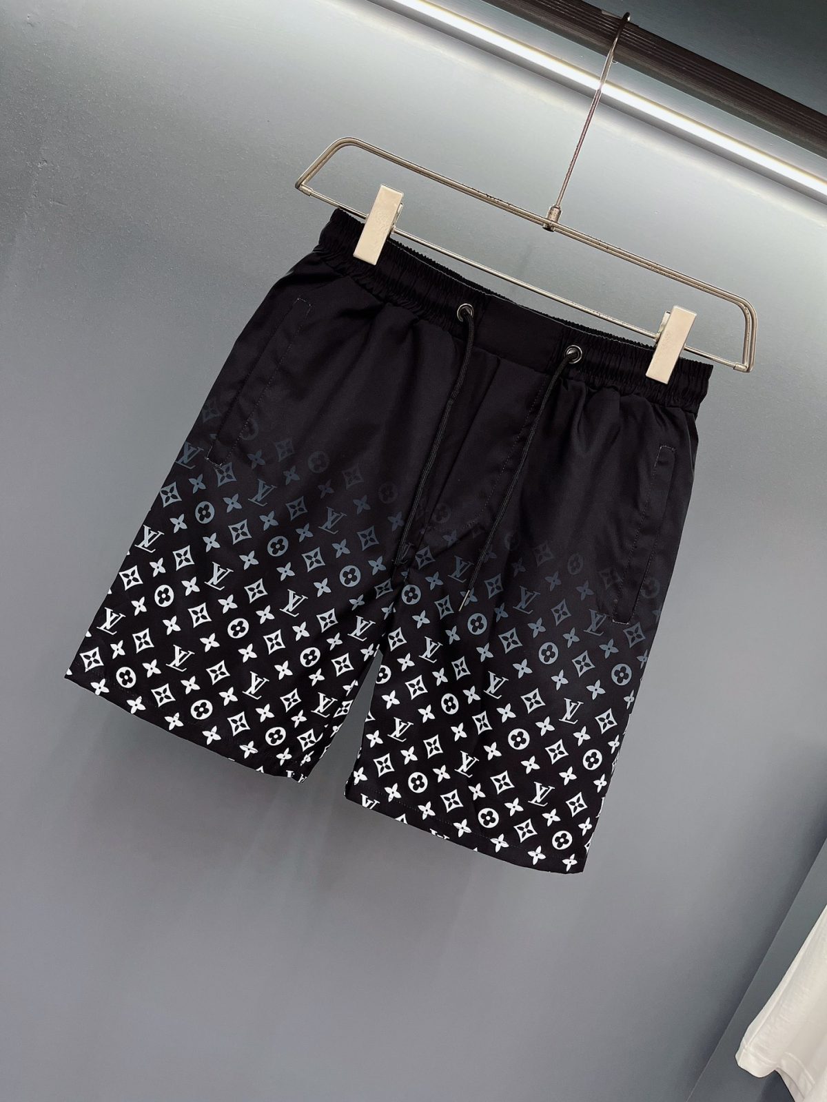 Louis Vuitton Beach Pants Size M-XXXL - Image 2