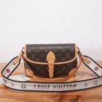 Louis Vuitton M45985 Diane Women Bags Size 24*15*9cm - Image 3