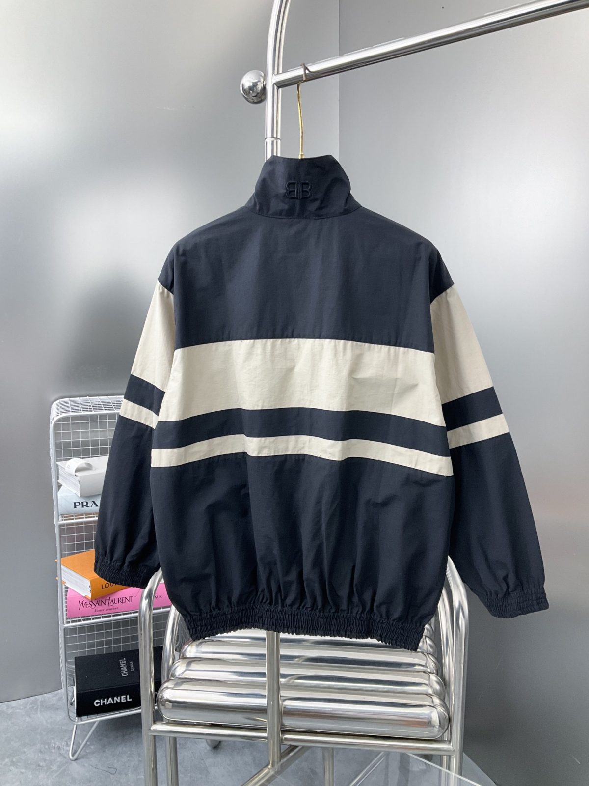 Balenciaga New Jacket Size S-XL - Image 5