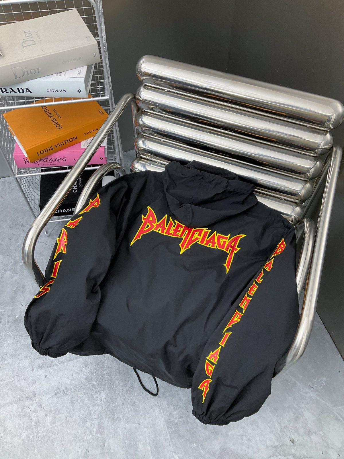 Balenciaga New Jacket Size S-XL - Image 8