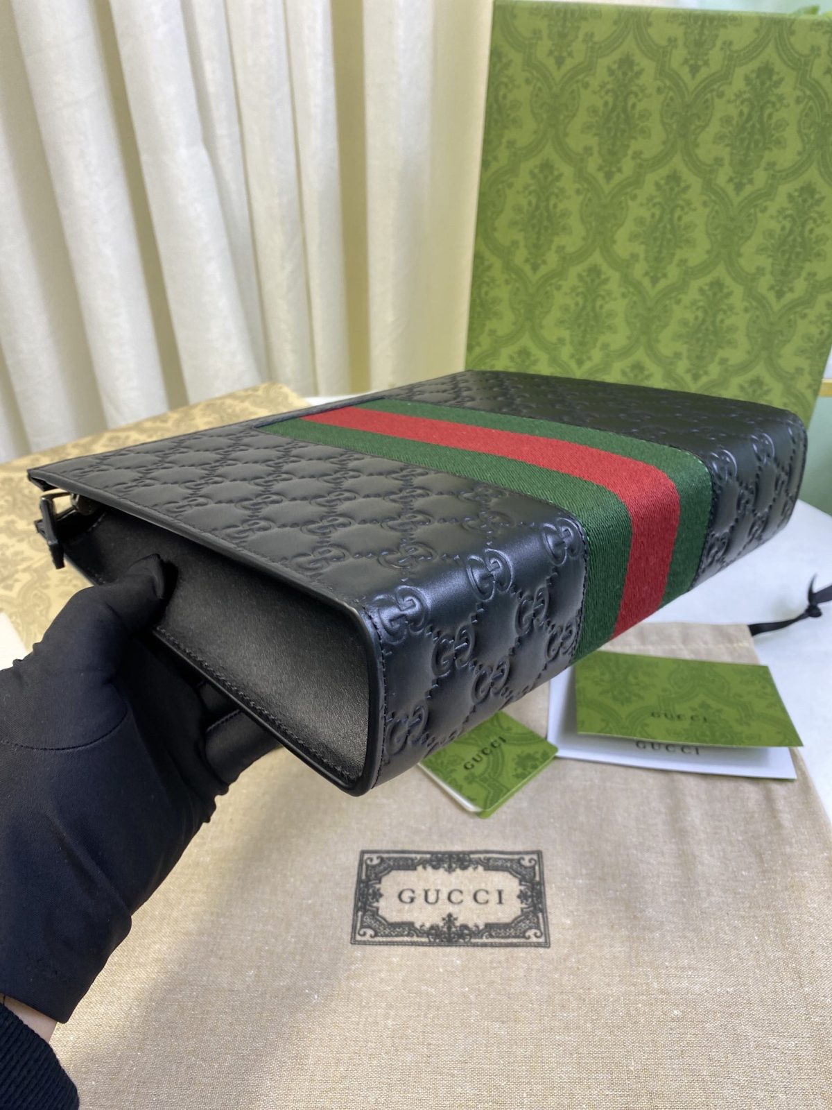 Gucci New GG Supreme Pouch Size 26*20*6cm Style 475316 - Image 3