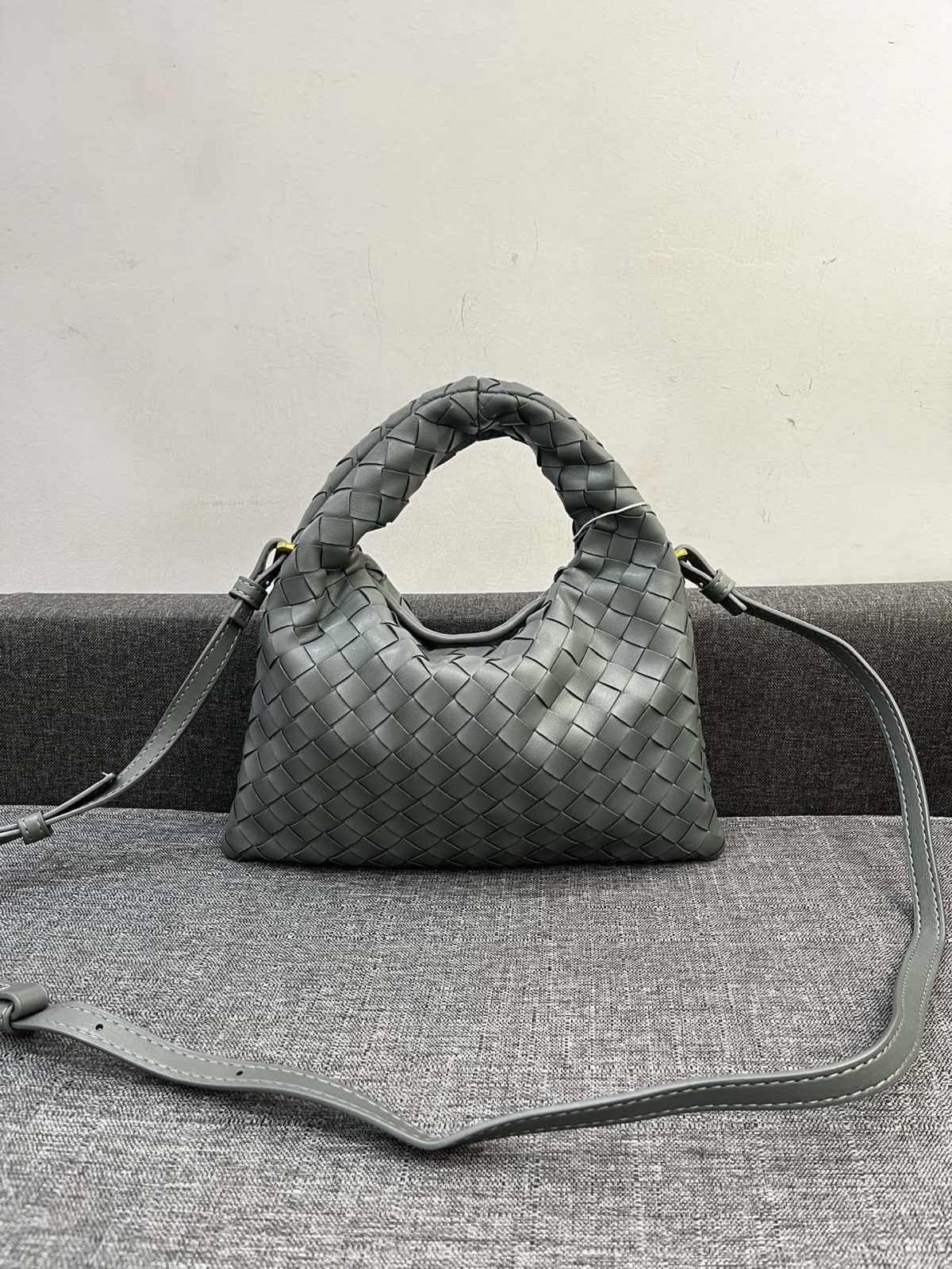 Bottega Veneta HO Shoulder Bags 28*17cm - Image 4