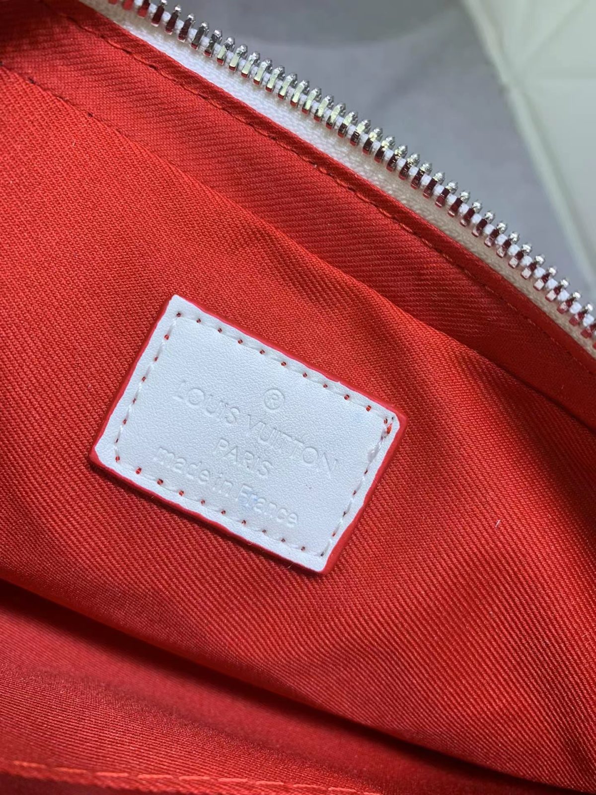 Louis Vuitton Monogram Eclipse Reverse Shoulder Bags Size 25*18.5*7cm - Image 9