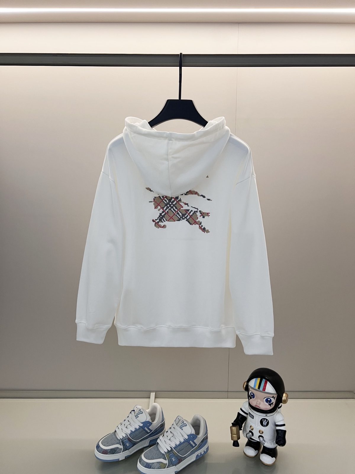 Burberry Unisex Sweatshirt Size S-XL - Image 8