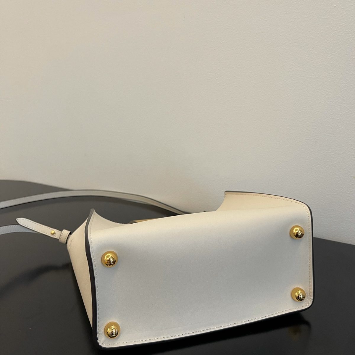 Fendi New Shoulder Bags 20*17*9cm - Image 8