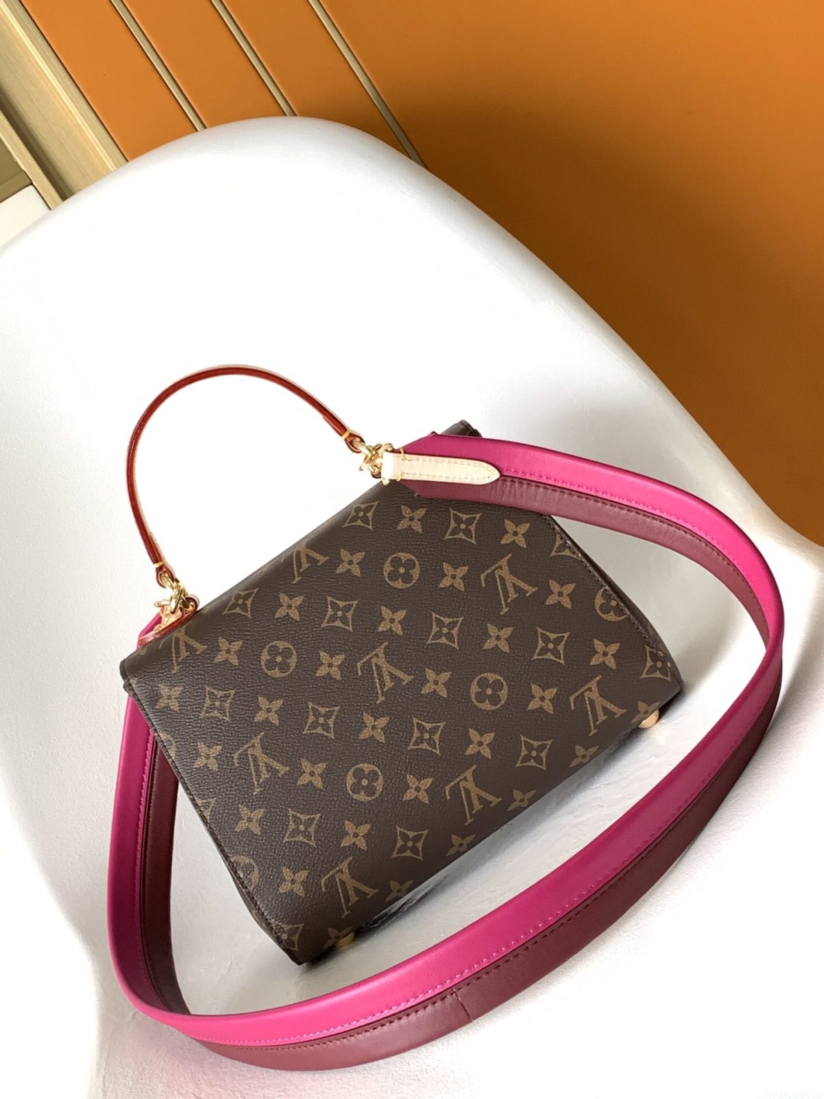Louis Vuitton M42738 Cluny bb Women Bags Size 28*20*10cm - Image 4