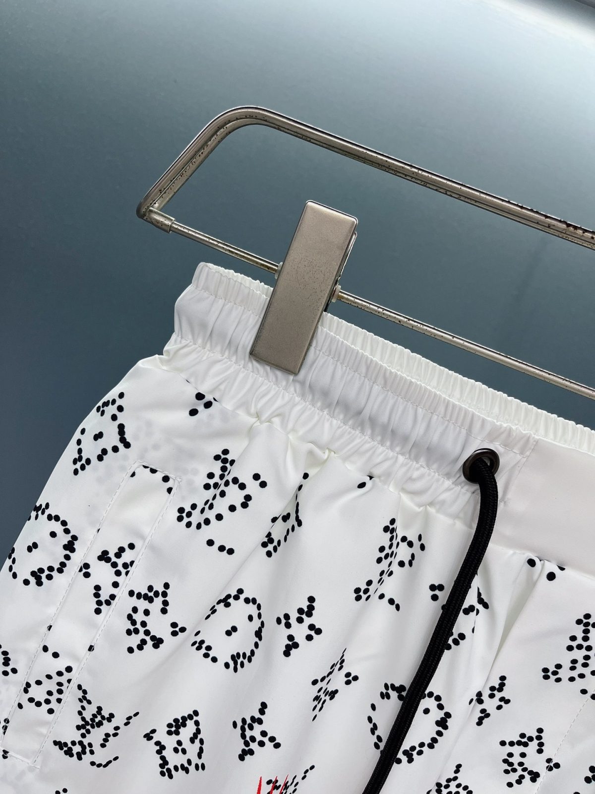 Louis Vuitton Beach Pants Size M-XXXL - Image 4