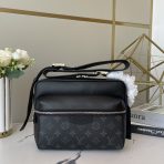 Louis Vuitton M30233 Outdoor Messenger Men Bags Size 29.5*20*10.5cm - Image 3