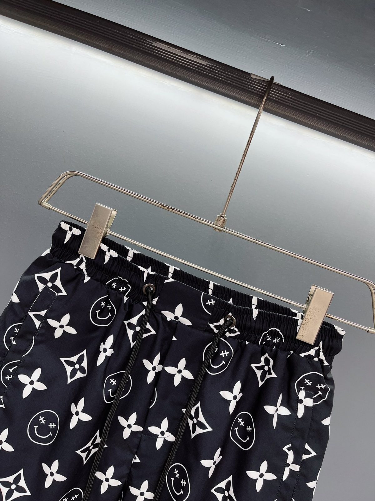 Louis Vuitton Beach Pants Size M-XXXL - Image 5