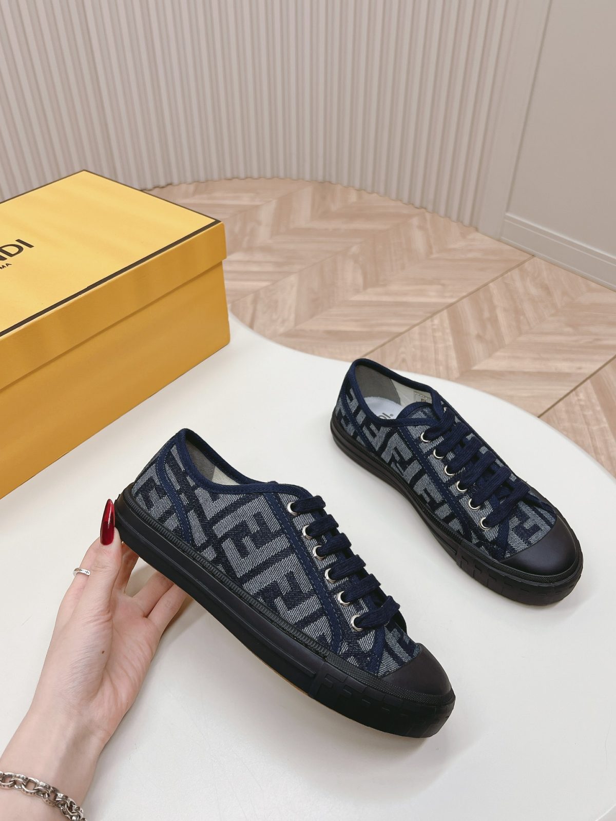 Fendi 2024ss New arrival Sneaker Size 36-40 - Image 5