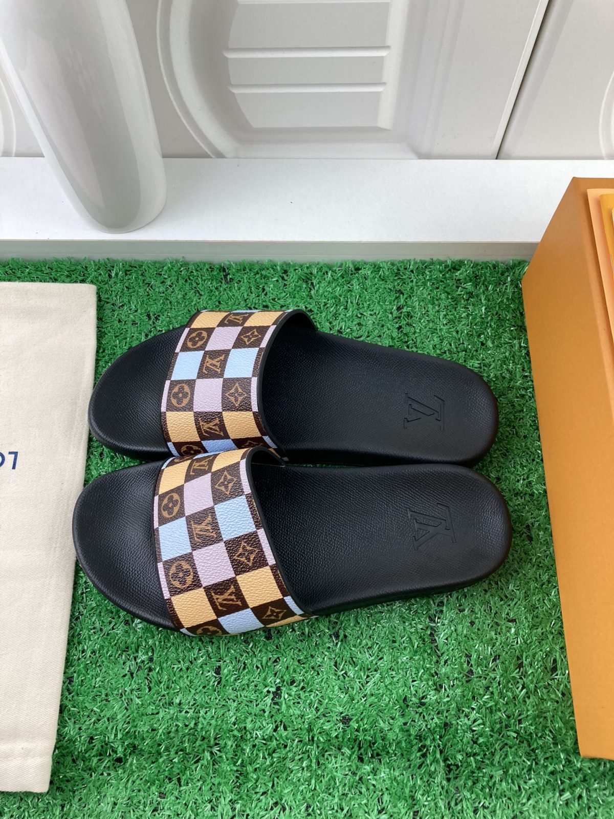 Louis Vuitton 2024ss Candy Series Slippers Size 36-45 - Image 4