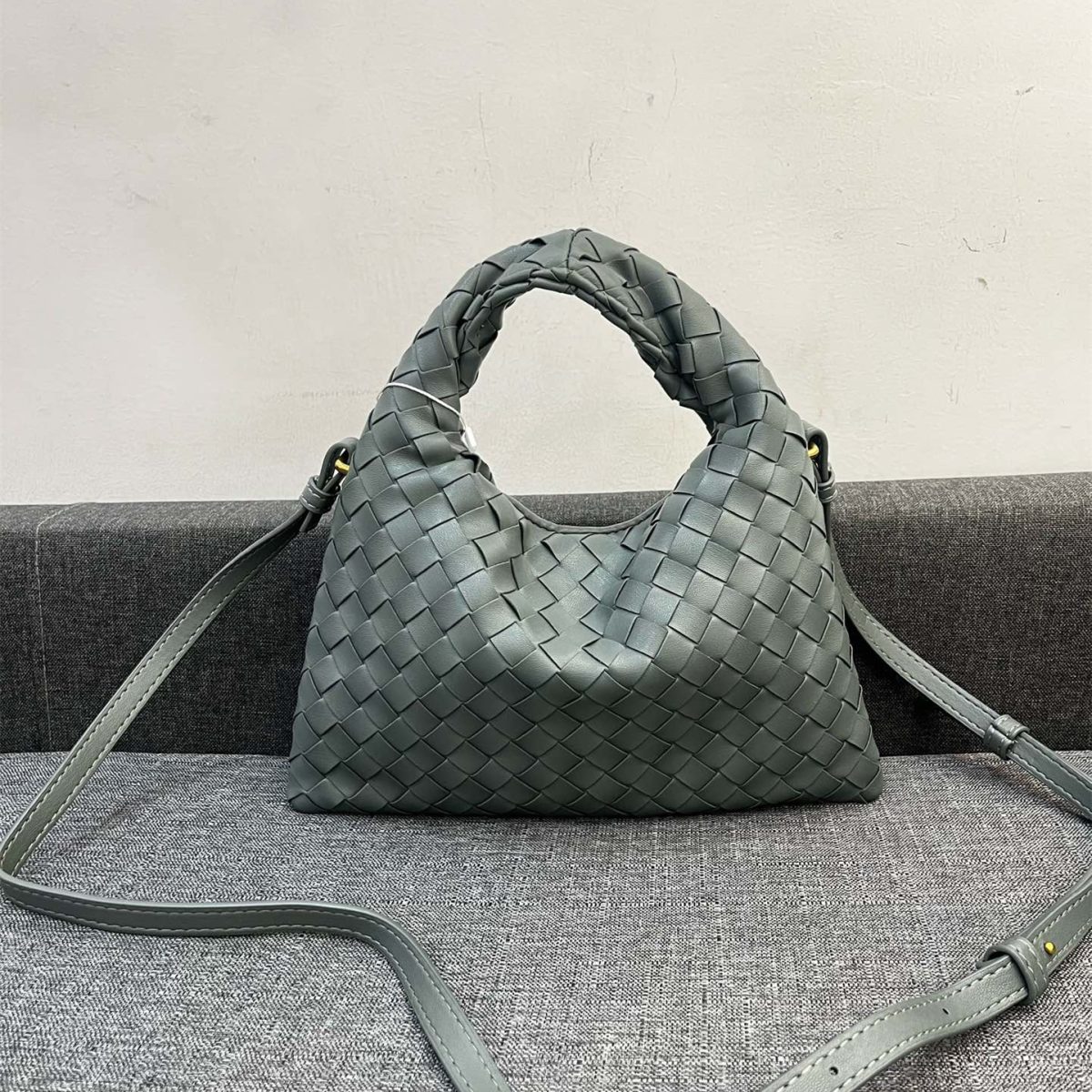 Bottega Veneta HO Shoulder Bags 28*17cm - Image 1