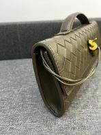 Bottega Veneta Andiamo Clutch 30*13*4cm - Image 3