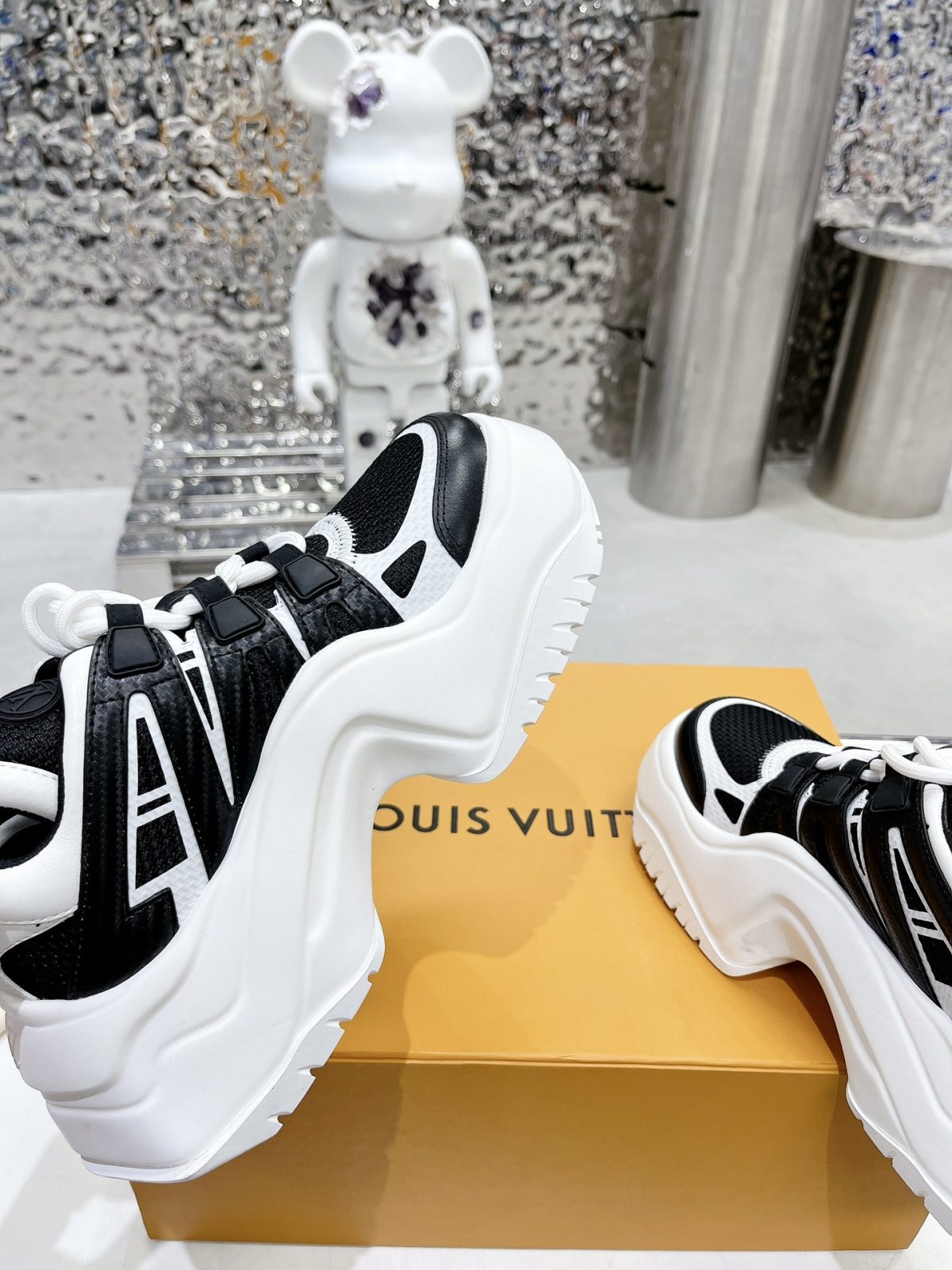 Louis Vuitton Cruise23 Archlight 2.0 Sneaker Size 36-41 - Image 8