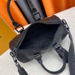 Louis Vuitton Keepall Bandoulière 25 Bags for Men - Image 8