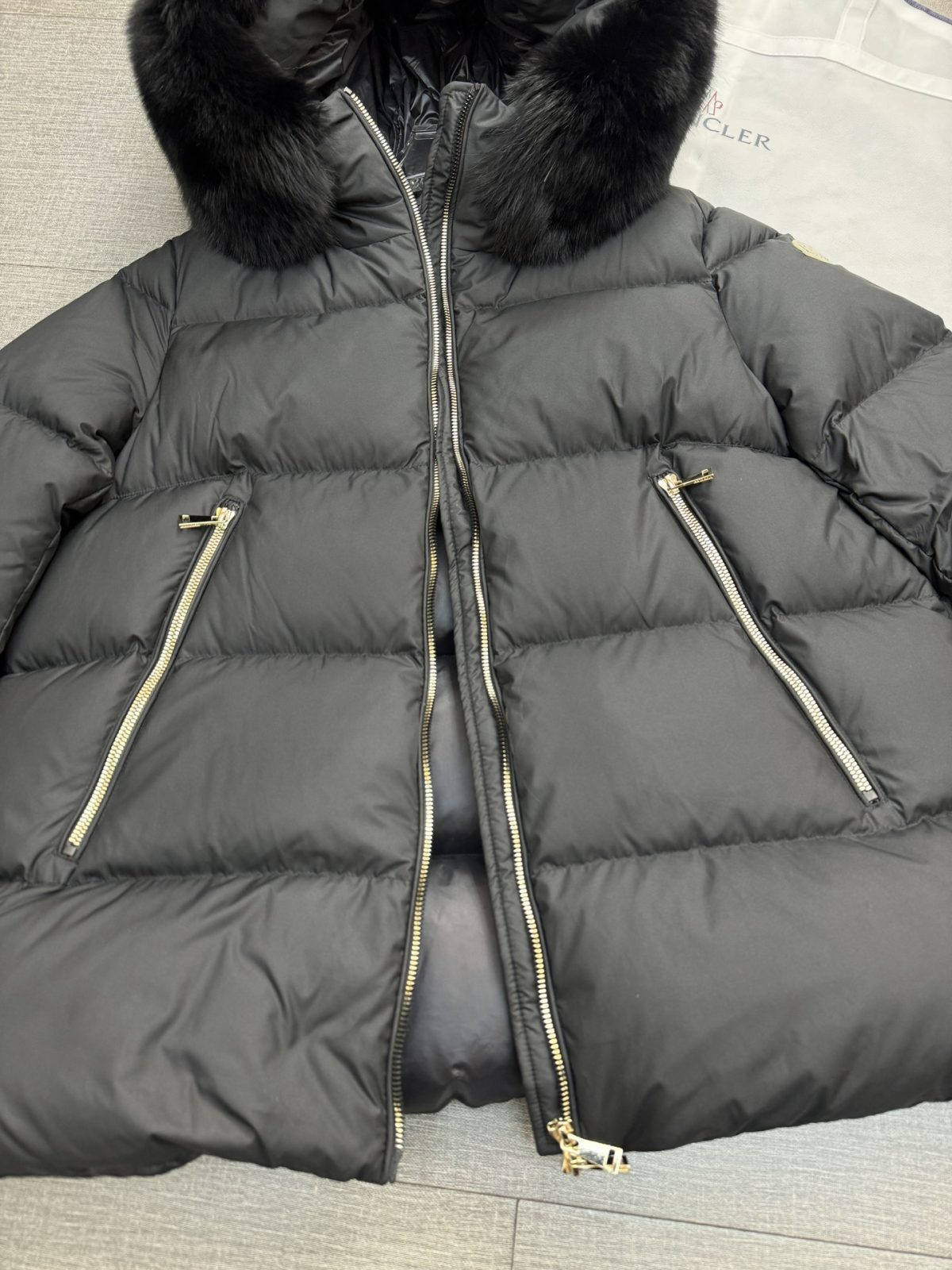 Moncler Avoce Women Down Jacket Size S-XL - Image 7