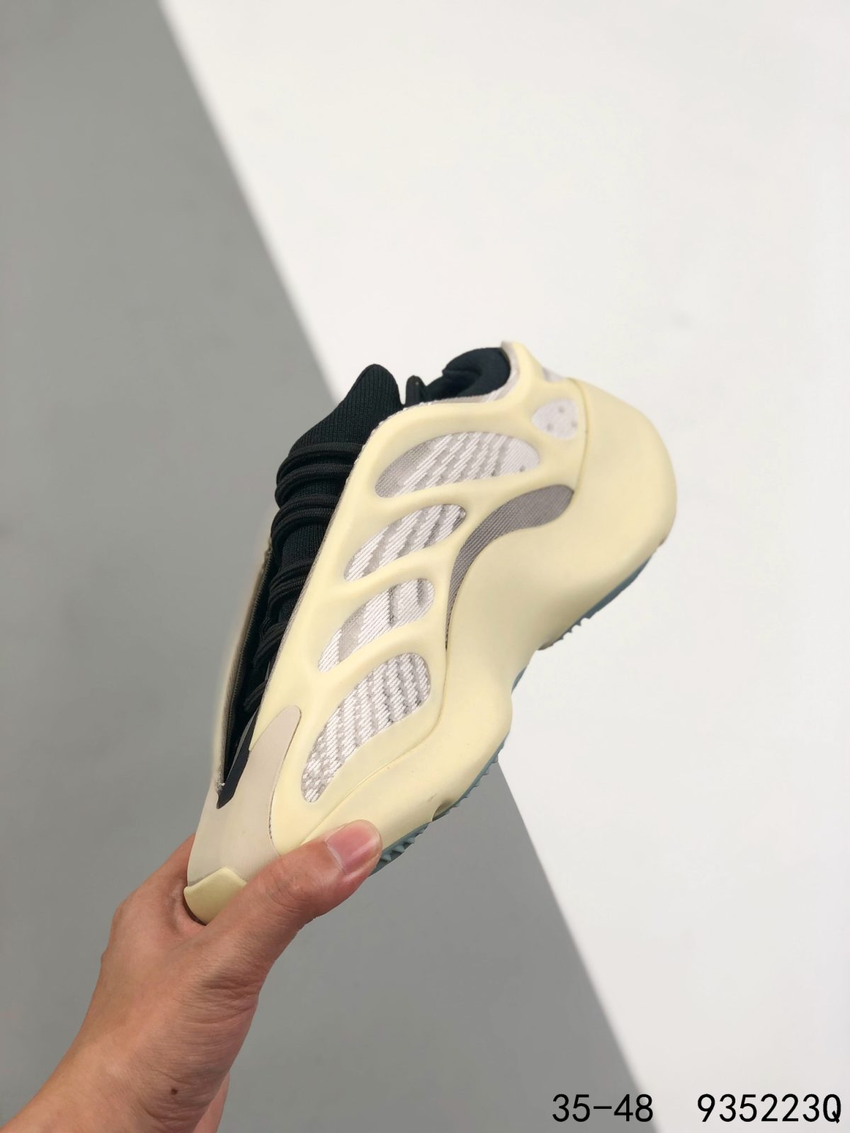 Yeezy 700 V3 Mens/Women's Sneakers Shoes 35 - 48 - Image 3