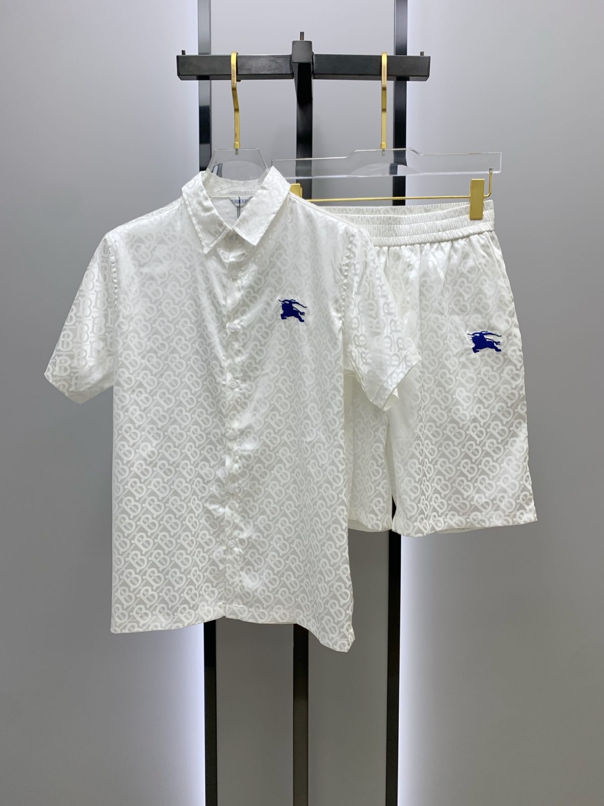 Burberry Sommeranzug Size M-XXL - Image 1