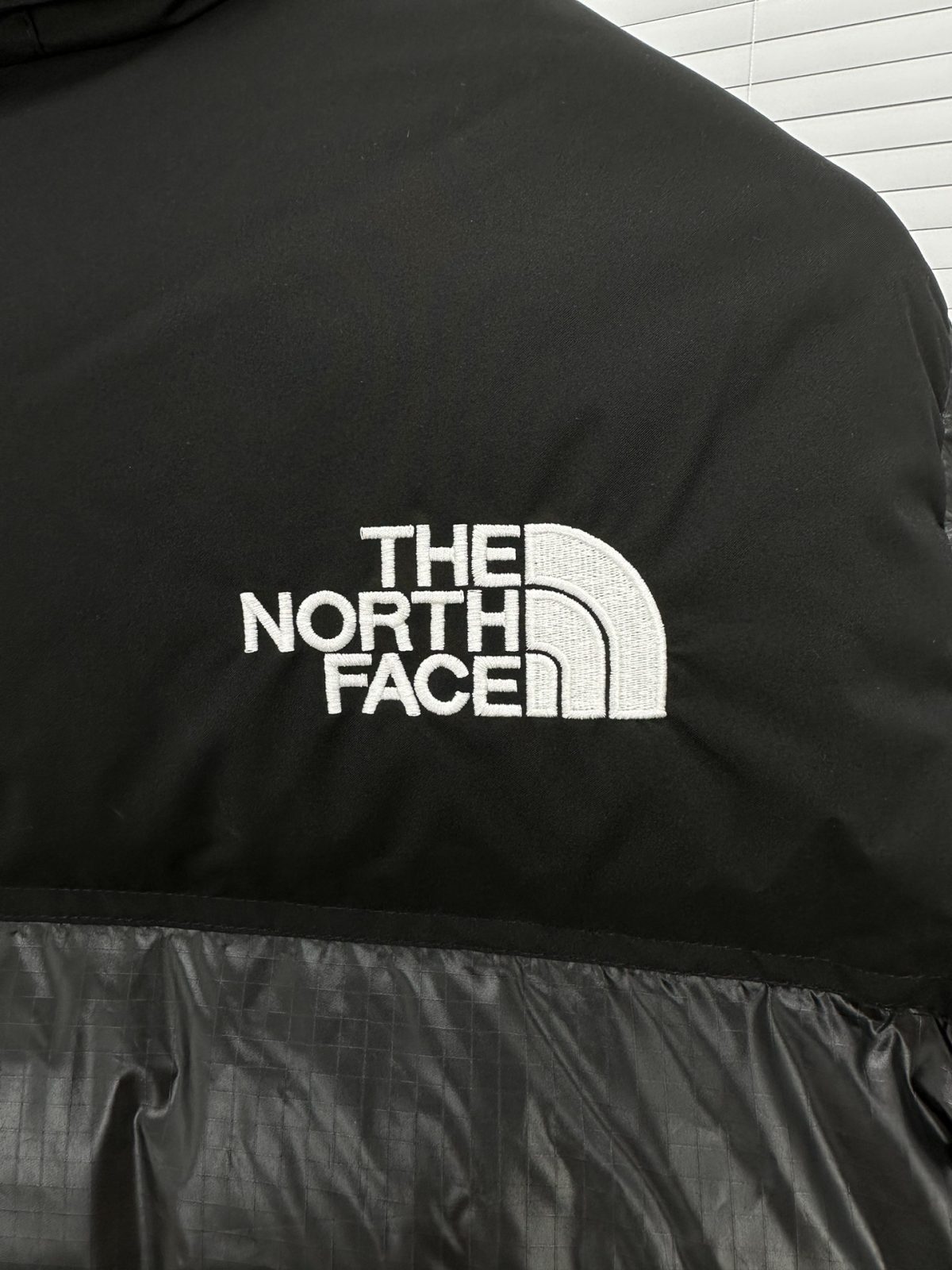 The North Face 1996 Men Women Winter Jacket XS-XXL - Image 4