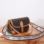 Louis Vuitton M45985 Diane Women Bags Size 24*15*9cm - Image 4