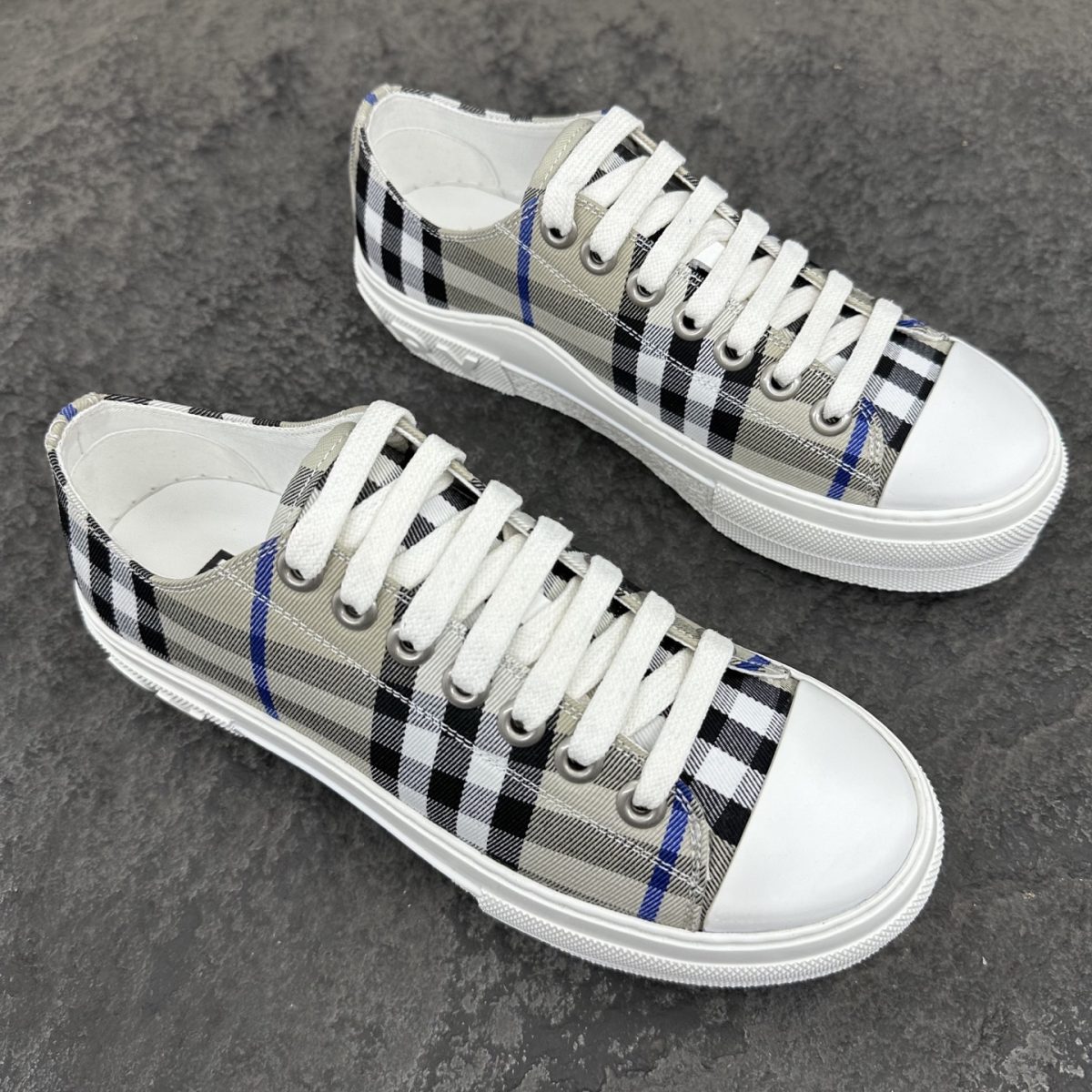 Burberry Sneaker Size 36-45 - Image 2