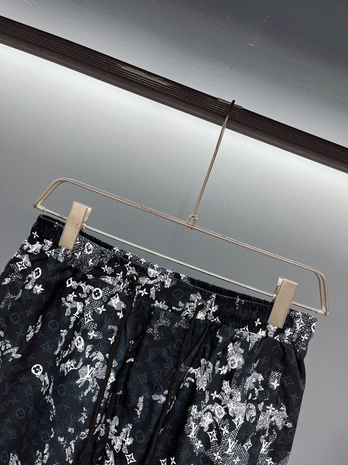 Louis Vuitton Beach Pants Size M-XXXL - Image 5