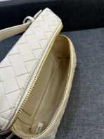 Bottega Veneta Vanity Case Shoulder Bags 24*13*6cm - Image 9