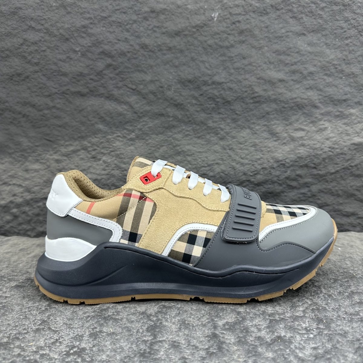 Burberry Vintage Sneaker Size 36-46 - Image 7