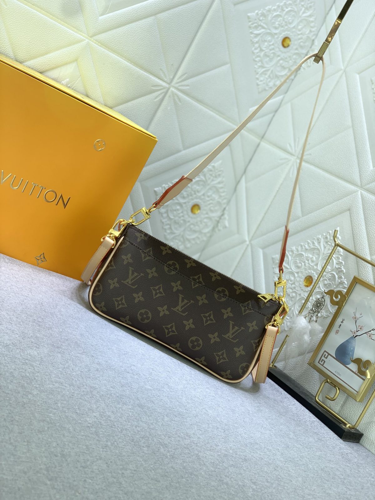 Louis Vuitton M46999 Viva-cité Shoulder Bags Size 25*15*8cm - Image 3