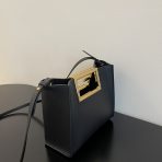 Fendi New Shoulder Bags 20*17*9cm - Image 2