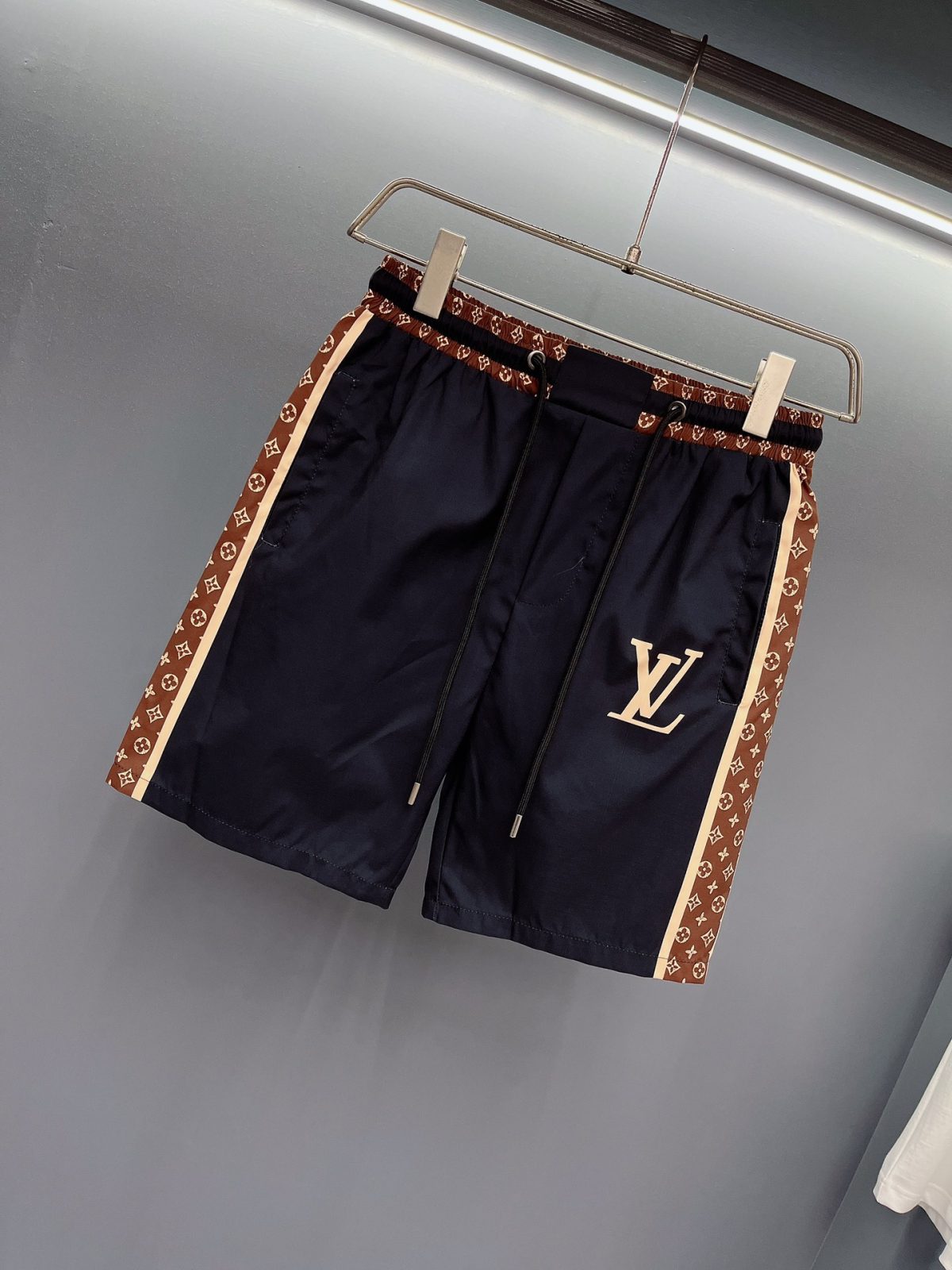 Louis Vuitton Beach Pants Size M-XXXL - Image 2
