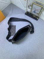 Louis Vuitton M81124 Alpha Wearable Shoulder Bags Size 18*11*6cm - Image 9