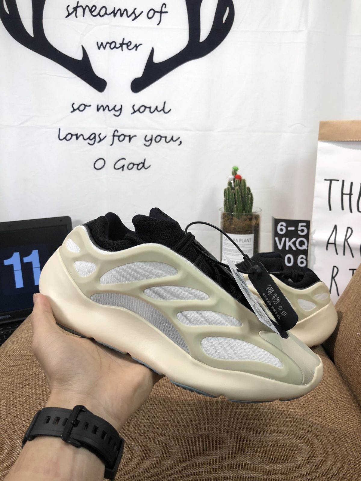 Yeezy 700 V3  Azael  Mens/Women's Sneakers Shoes 36 - 45 - Image 1