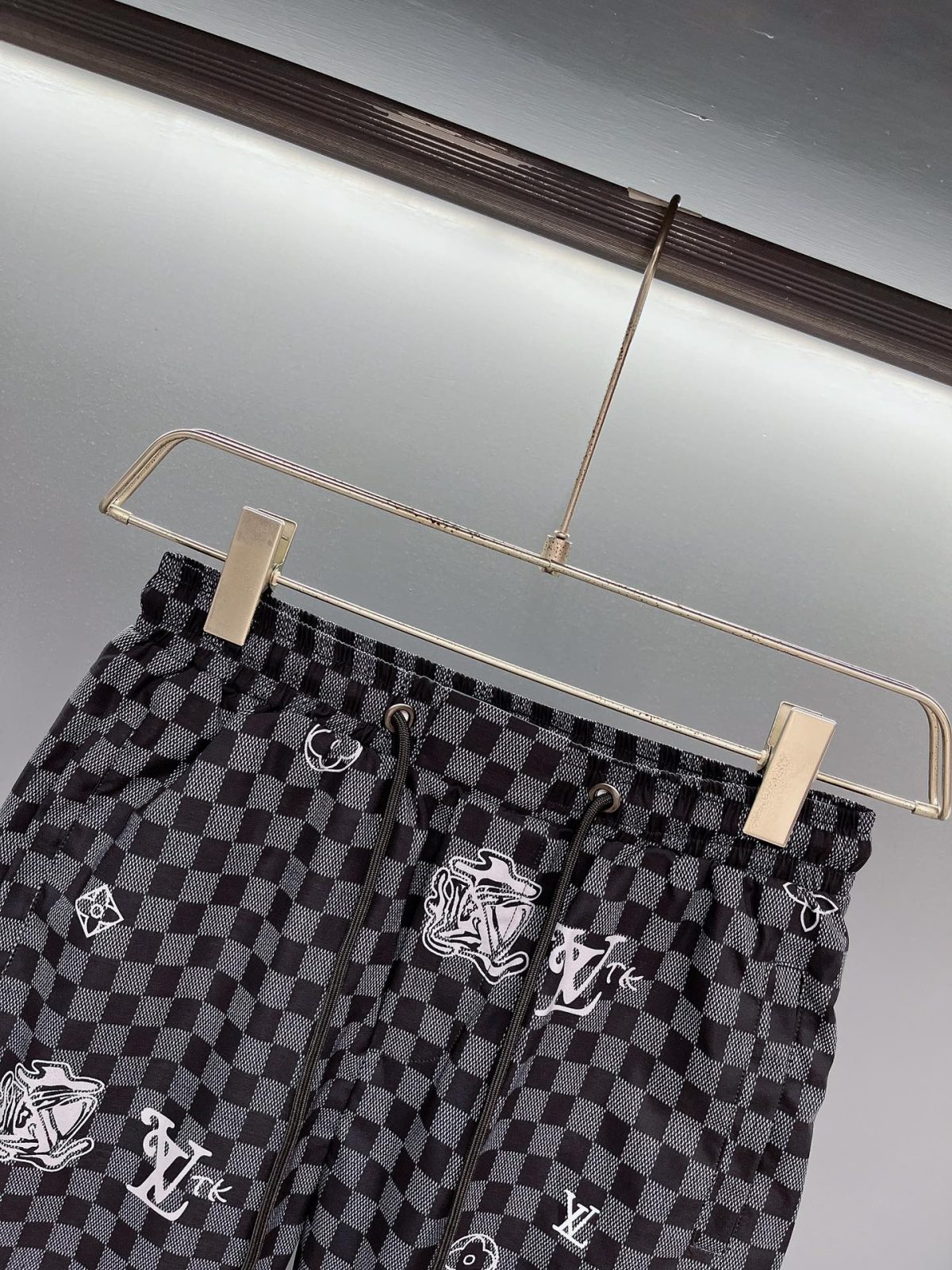 Louis Vuitton Beach Pants Size M-XXXL - Image 5