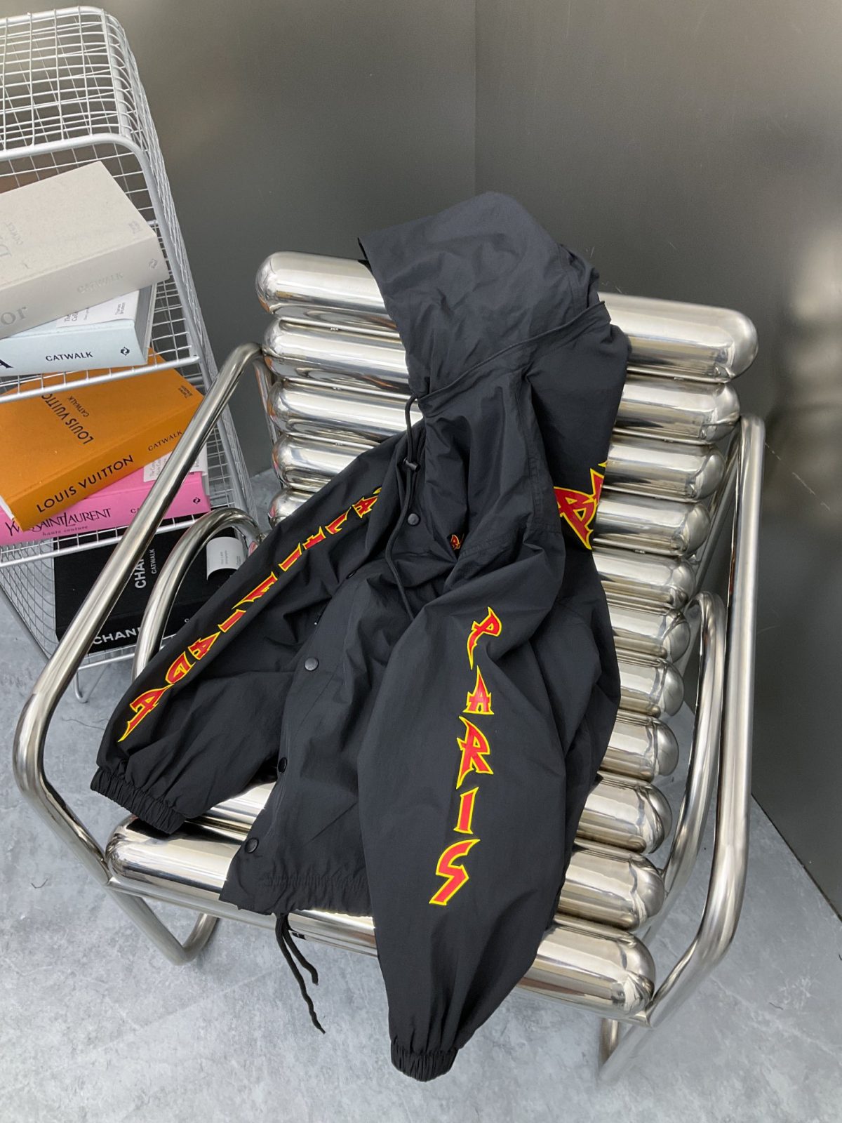 Balenciaga New Jacket Size S-XL - Image 7