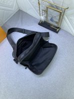 Louis Vuitton M46955 Alpha Shoulder Bags Size 11*18*6cm - Image 9