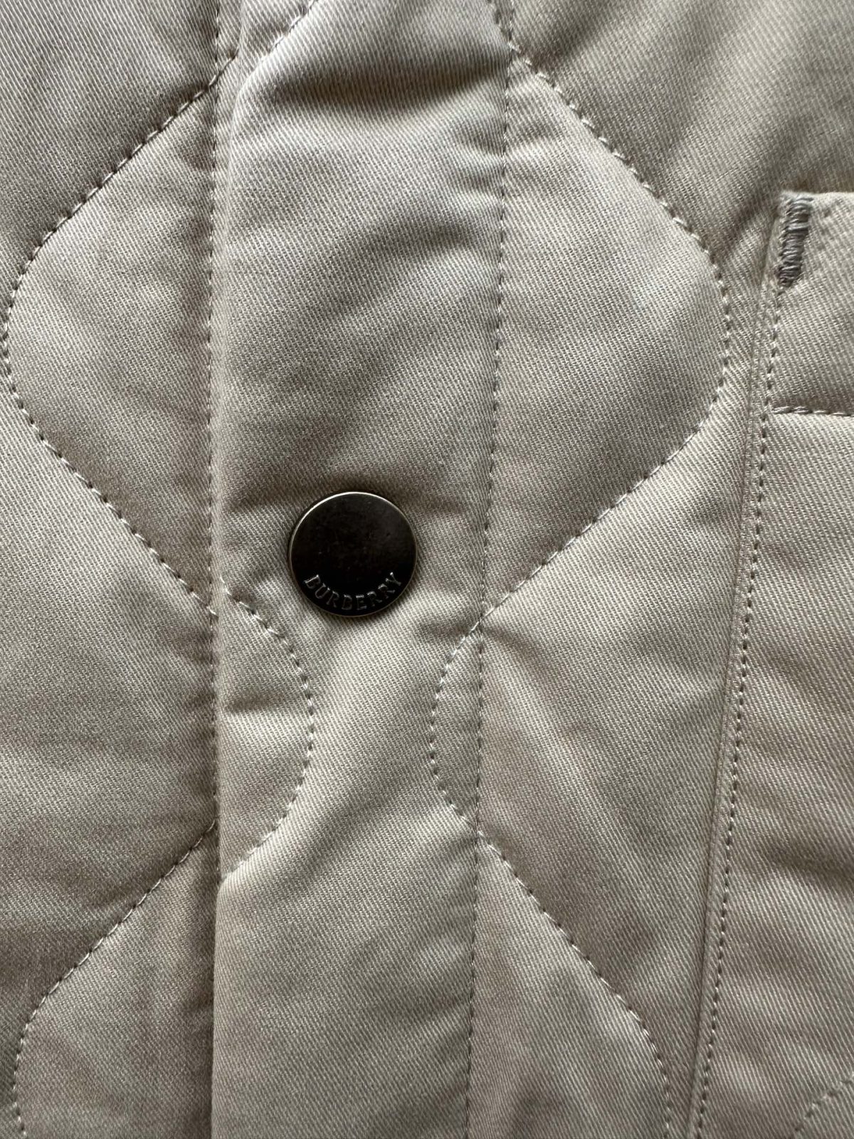 Burberry Unisex Jacket Size S-XXL - Image 5
