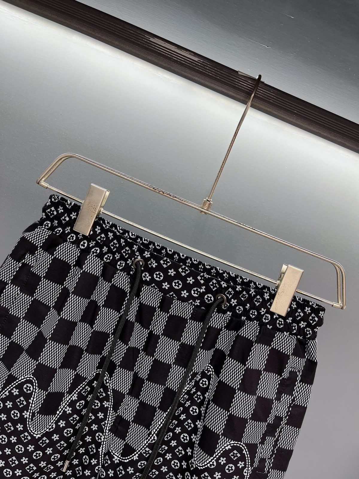 Louis Vuitton Beach Pants Size M-XXXL - Image 5