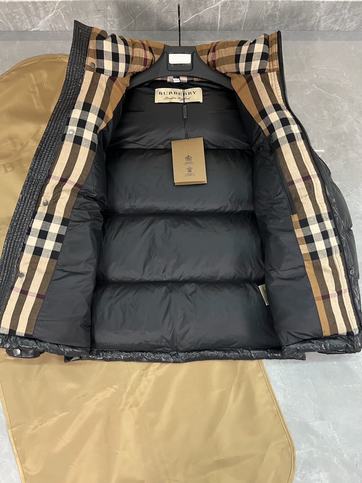 Burberry Winter Down Jacket Size S-XXL - Image 3